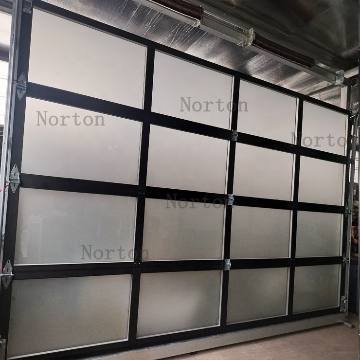 Стаклена врата со целосен поглед